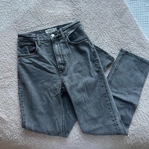 Abercrombie Ultra High Rise Straight Ankle Jean